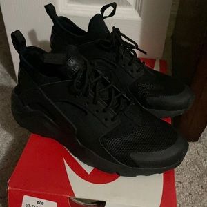 Nike Huarache (Black)